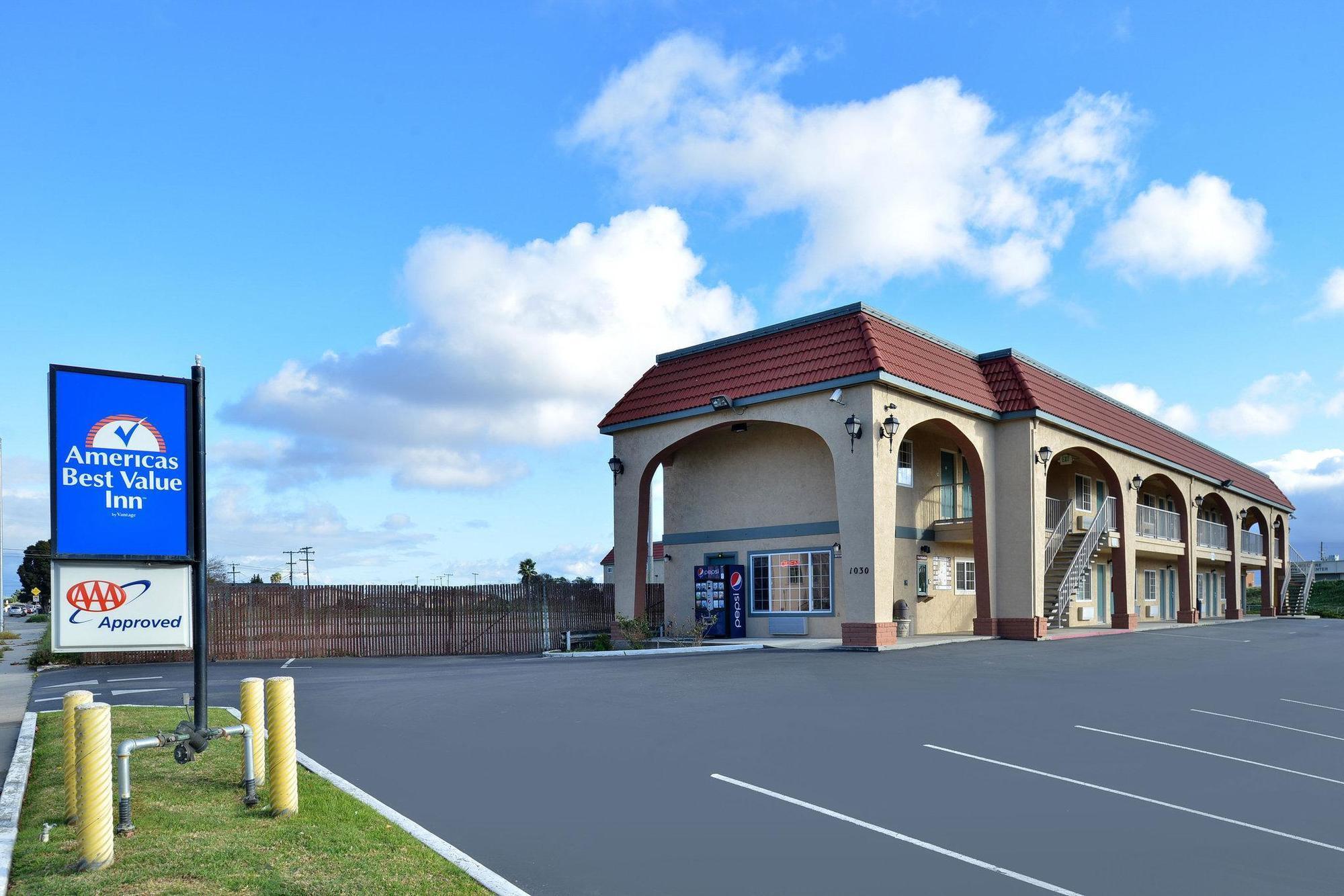 Salinas Inn エクステリア 写真