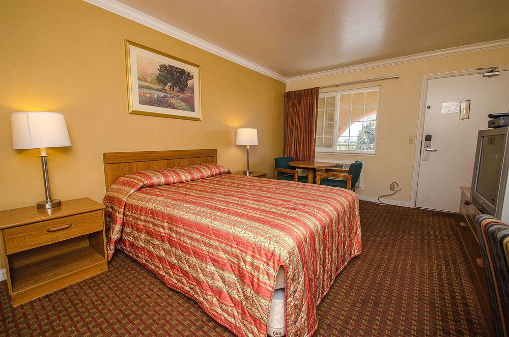 Salinas Inn エクステリア 写真